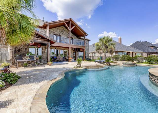 Property at 108 Waterstone Dr, Montgomery, TX 77356, 5 beds, 3.5 baths