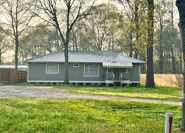 Property at 25521 Lakeshore Dr, Splendora, TX 77372, 3 beds, 2 baths
