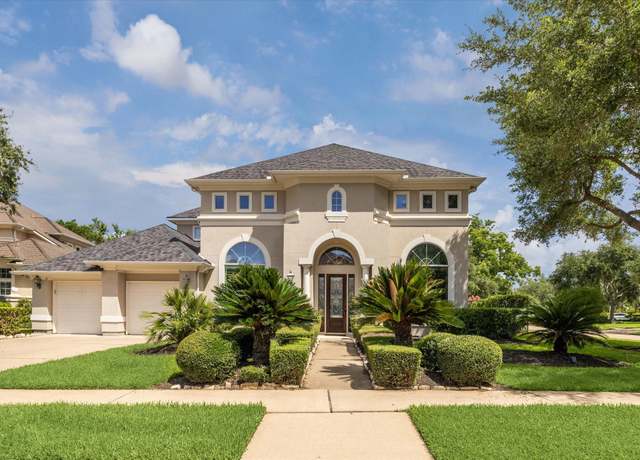 Property at 5215 Eagle Pointe Ct, Sugar Land, TX 77479, 5 beds, 4.5 baths