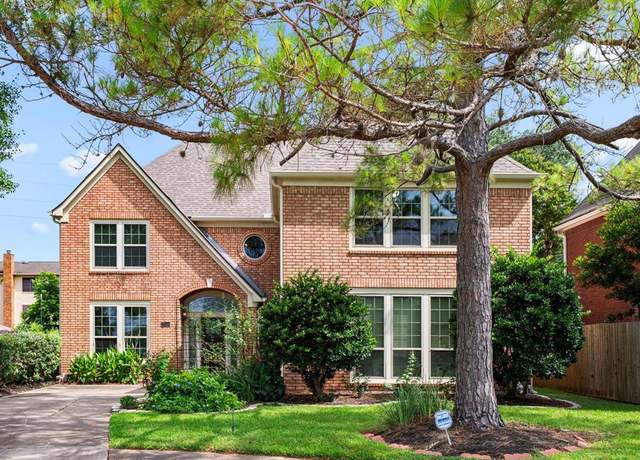 Property at 19 Sterling St, Sugar Land, TX 77479, 4 beds, 2.5 baths