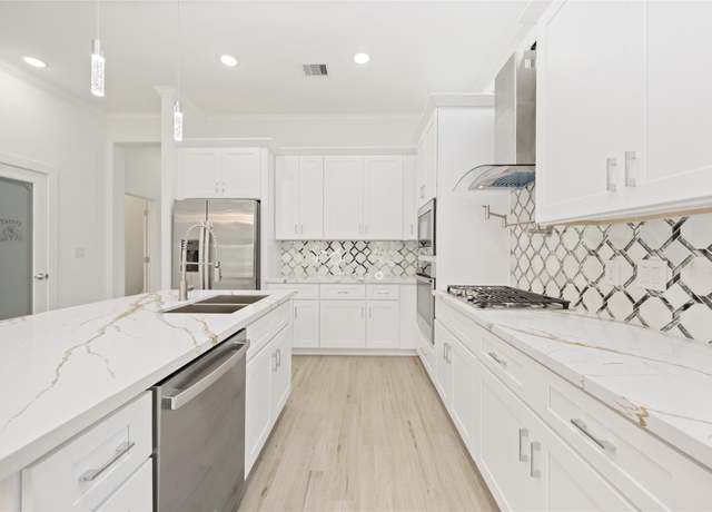 Property at 3022 Retta St, Houston, TX 77026, 3 beds, 2.5 baths