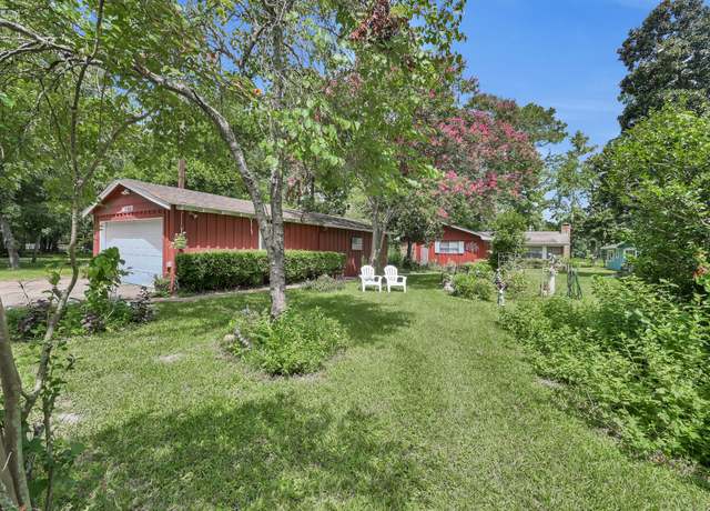 Property at 10273 Crescent Dr, Montgomery, TX 77316, 3 beds, 2 baths