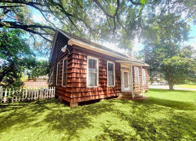 Property at 515 2nd St, Richmond, TX 77469, 3 beds, 2 baths
