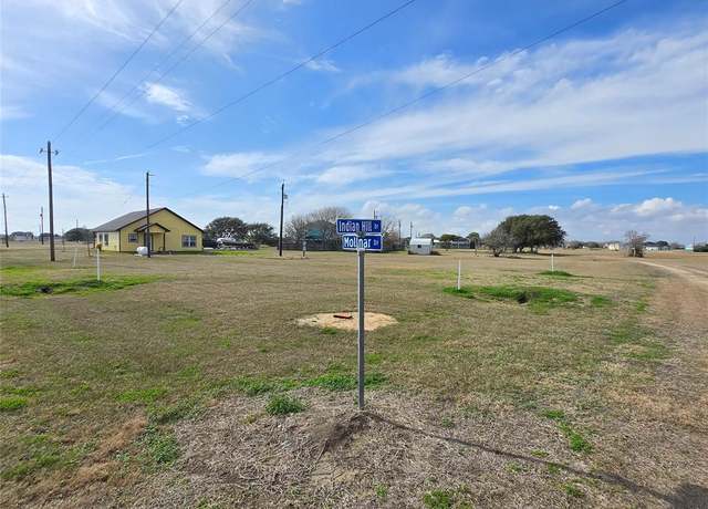 Property at 13 Indian Hill Dr, Palacios, TX 77465