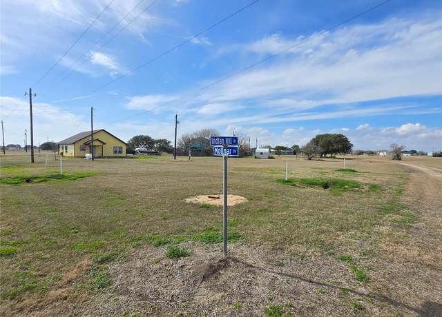 Property at 13 Indian Hill Dr, Palacios, TX 77465