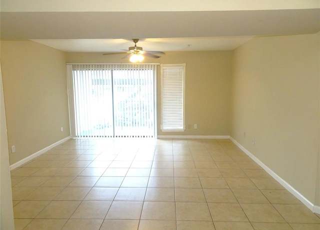 Property at 2822 S Bartell Dr #6, Houston, TX 77054, 3 beds, 2 baths