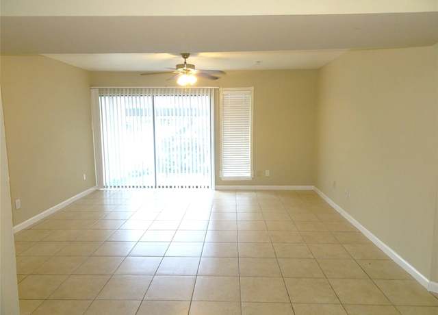 Property at 2822 S Bartell Dr #6, Houston, TX 77054, 3 beds, 2 baths