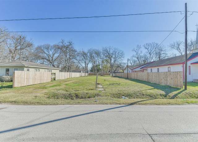 Property at 4506 Wayne St, Houston, TX 77026