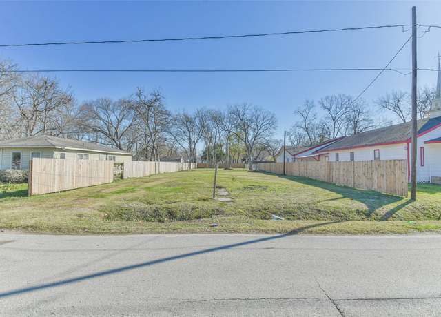 Property at 4506 Wayne St, Houston, TX 77026