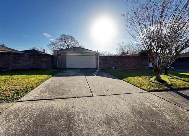 Property at 7347 Camino Verde Dr, Houston, TX 77083, 3 beds, 2 baths
