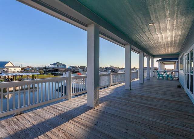 Property at 1295 Lagoon Dr, Crystal Beach, TX 77650, 3 beds, 2 baths