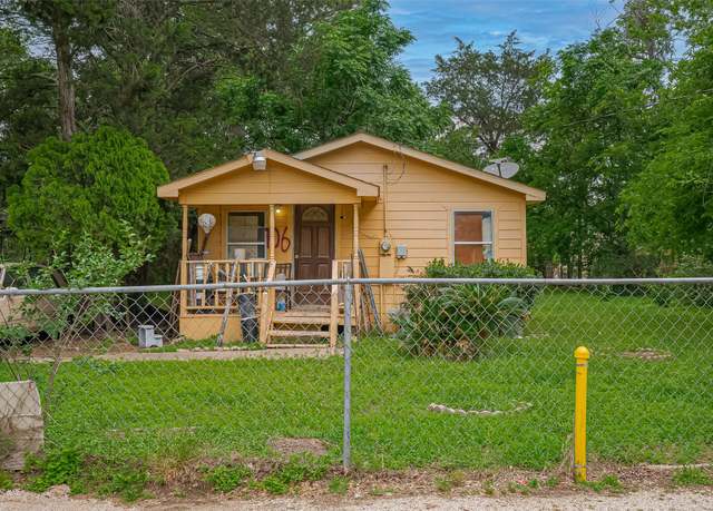 Property at 104 Dawson St, Sealy, TX 77474, 1 bed, 1 bath