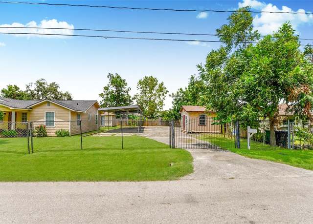 Property at 7219 Gainesville St, Houston, TX 77020