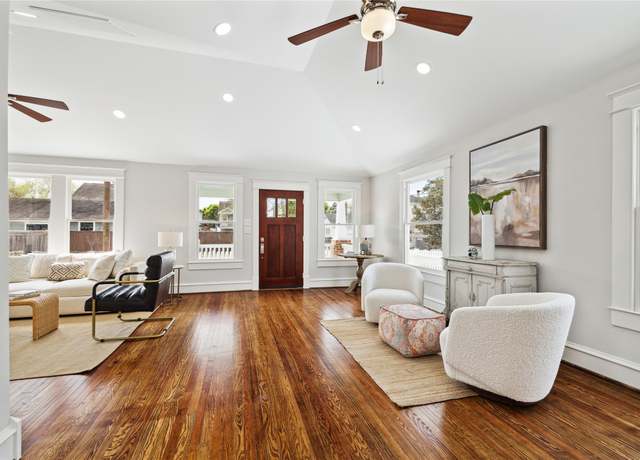 Property at 309 E 16th St, Houston, TX 77008, 3 beds, 4 baths