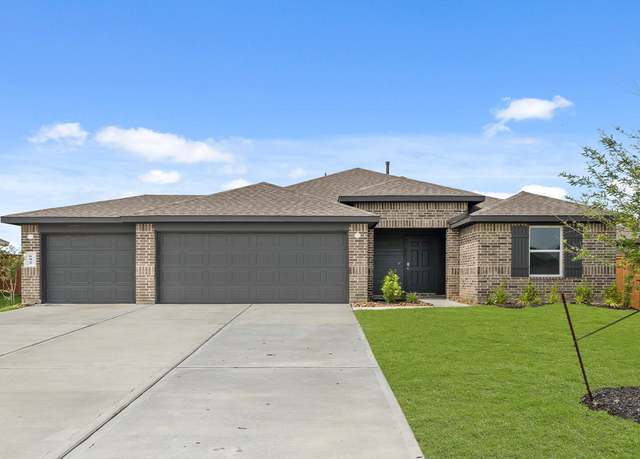 Property at 692 Canadian Trl, Dayton, TX 77535, 3 beds, 2 baths
