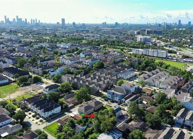 Property at 5906 Kiam St, Houston, TX 77007
