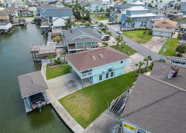 Property at 1322 Oahu Dr, Tiki Island, TX 77554, 2 beds, 1.5 baths