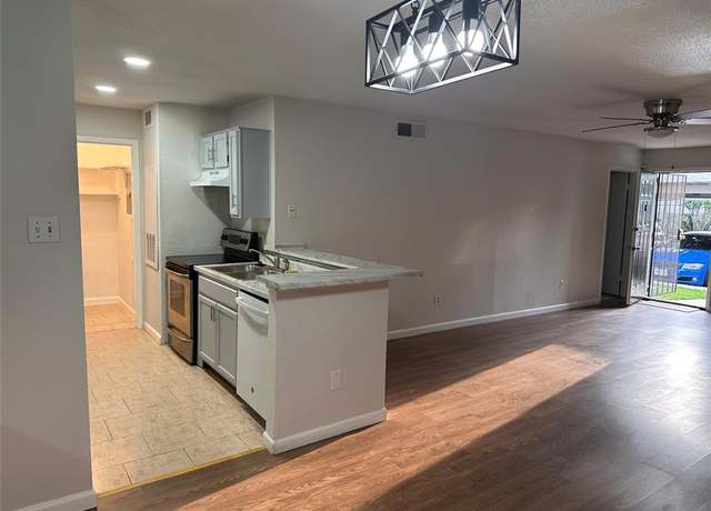 Property at 10655 Braes Bend Dr, Houston, TX 77071, 2 beds, 2 baths