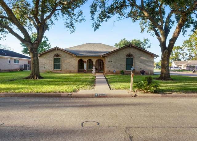Property at 2609 Parrott Ave, Rosenberg, TX 77471, 3 beds, 2 baths