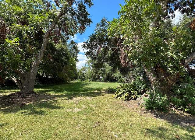 Property at 8606 Linkpass Ln, Houston, TX 77025