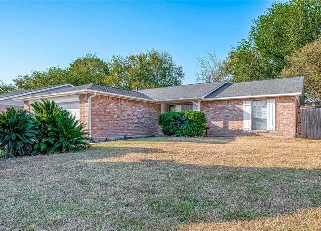 Property at 7650 Smiling Wood Ln, Houston, TX 77086, 3 beds, 2 baths