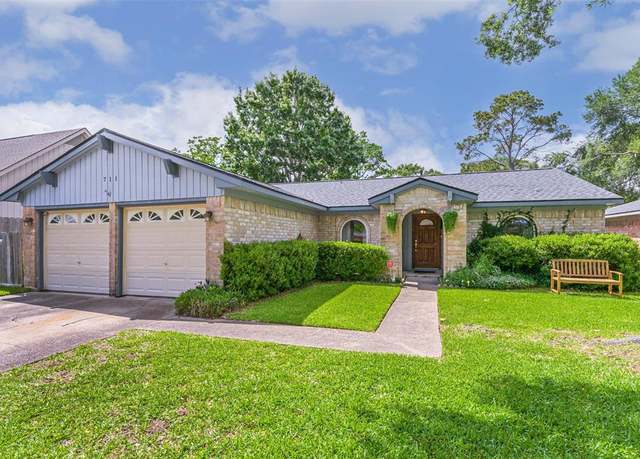 Property at 711 Seacliff Dr, Houston, TX 77062, 3 beds, 2 baths