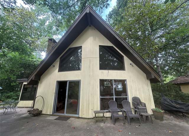 Property at 104 Hornbeam Dr Dr, Village Mills, TX 77625, 3 beds, 2 baths