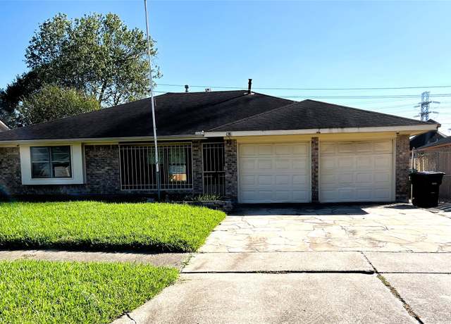 Property at 11414 Kirkwyn Dr, Houston, TX 77089, 3 beds, 3 baths