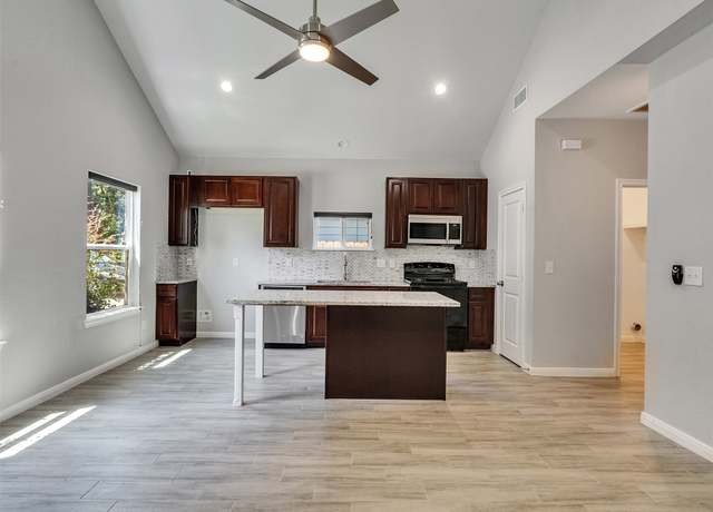 Property at 16944 Kempwood, Montgomery, TX 77316, 2 beds, 2 baths