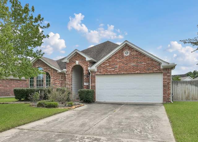 Property at 30302 Castle Forest Dr, Spring, TX 77386, 3 beds, 2 baths