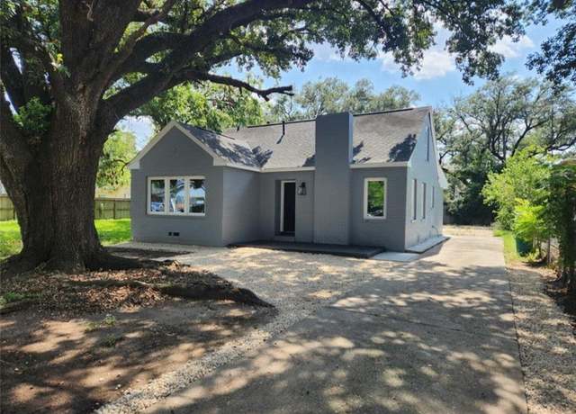 Property at 204 Center St, Pasadena, TX 77506, 5 beds, 2 baths