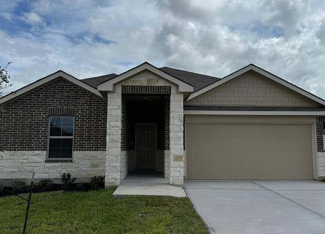 Property at 1706 Grimes Dr, Brenham, TX 77833, 4 beds, 1.5 baths