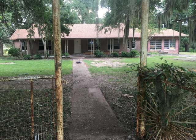 Property at 30 W Main Dr, Shepherd, TX 77371, 5 beds, 4 baths