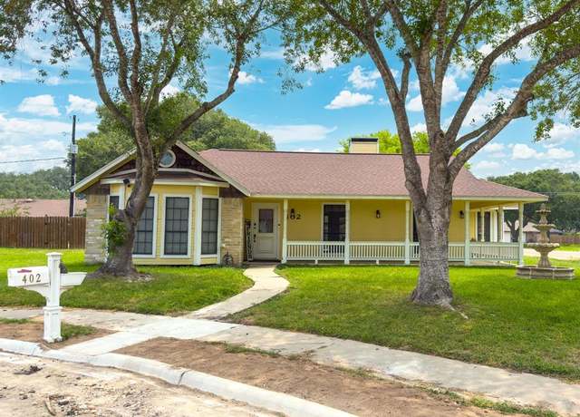 Property at 402 Teakwood Dr, Victoria, TX 77901, 3 beds, 2 baths