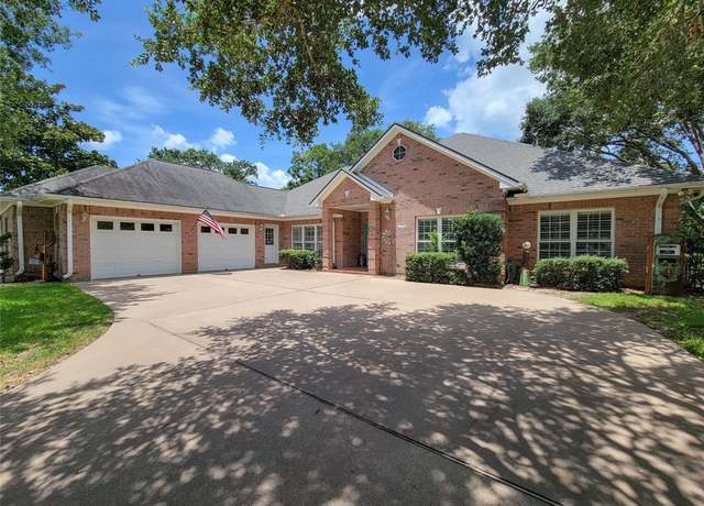 Property at 200 Duerr, Bellville, TX 77418, 3 beds, 3.5 baths