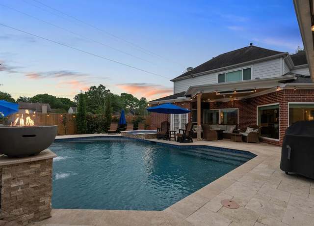 Property at 2040 Pembroke Bay Dr, League City, TX 77573, 4 beds, 2.5 baths