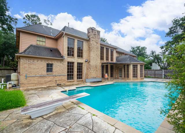 Property at 6738 Apple Valley Ln, Houston, TX 77069, 4 beds, 4.5 baths