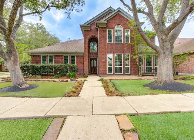 Property at 14226 Townshire Dr, Houston, TX 77077, 4 beds, 3.5 baths