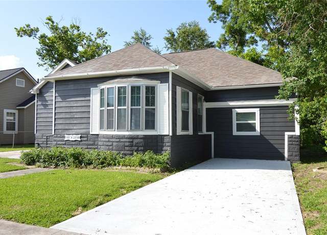 Property at 405 W Jack St, Baytown, TX 77520, 3 beds, 1 bath