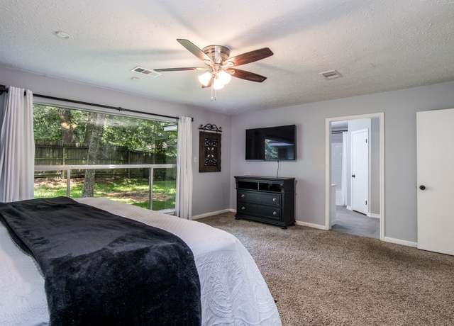 Property at 1971 Ogrady Dr, Conroe, TX 77304, 3 beds, 2.5 baths