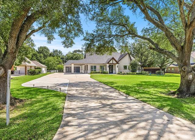 Property at 2911 S Saddlebrook Ln, Katy, TX 77494, 6 beds, 5.5 baths