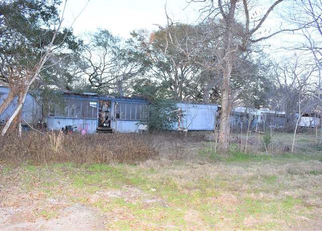 Property at 12 Guinevere Dr N, Sargent, TX 77414, 1 bed, 2 baths