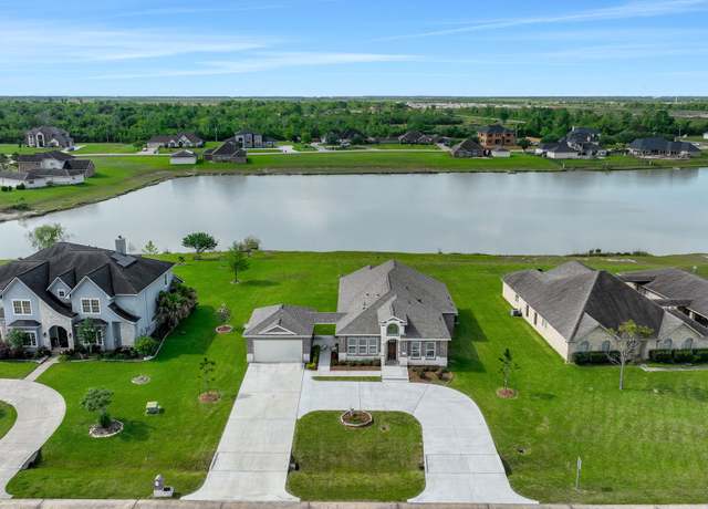 Property at 3718 Palm Crest Dr, Rosharon, TX 77583, 3 beds, 2.5 baths