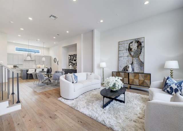 Property at 2105 Emancipation Ave, Houston, TX 77003, 3 beds, 3.5 baths