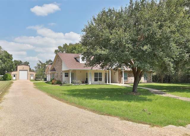 Property at 10491 Glennswood Dr, Navasota, TX 77868, 3 beds, 2.5 baths