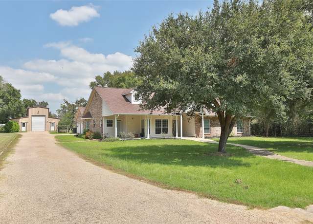 Property at 10491 Glennswood Dr, Navasota, TX 77868, 3 beds, 2.5 baths