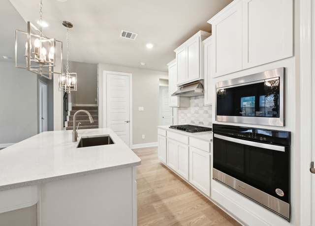 Property at 141 Bay Bridge Ct, Montgomery, TX 77316, 4 beds, 2.5 baths