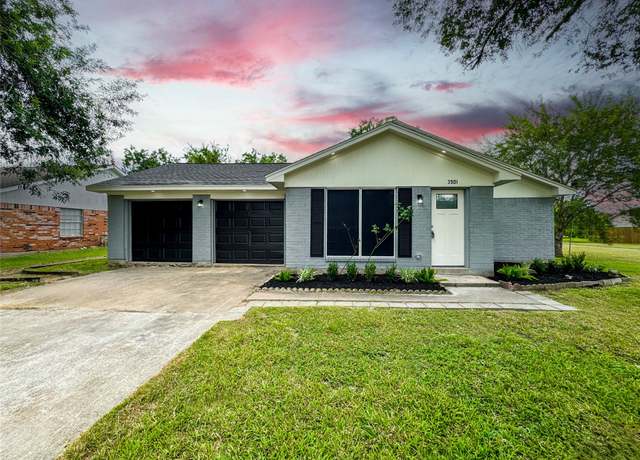 Property at 3901 Wood Sorrel Dr, Dickinson, TX 77539, 3 beds, 2 baths
