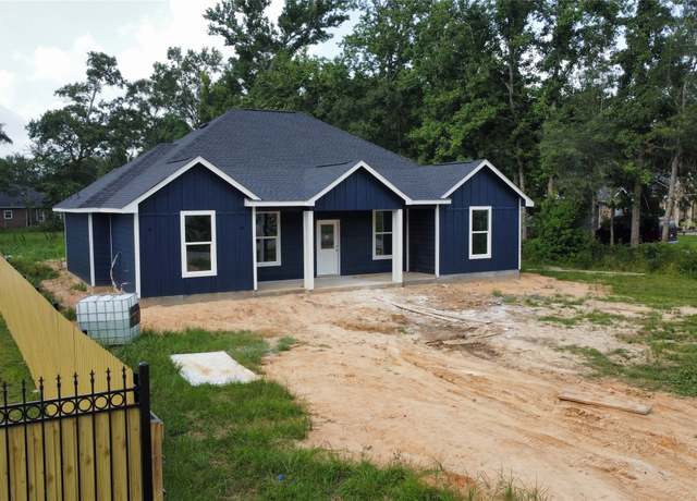 Property at 130 County Road 328 S, Cleveland, TX 77327, 4 beds, 2 baths