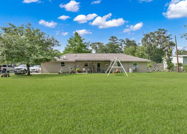 Property at 9141 Oak Arbor Dr, Conroe, TX 77384, 3 beds, 2 baths